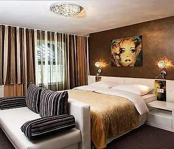 Boutiquehotel Am Dom Salzburgo